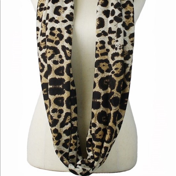 •LAST ONE• Tan Leopard Infinity Scarf - Picture 5 of 6